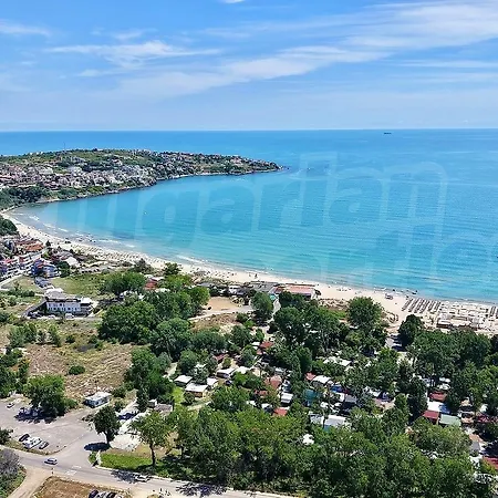 Апартамент Kavatsi Sea & Forest View Созопол